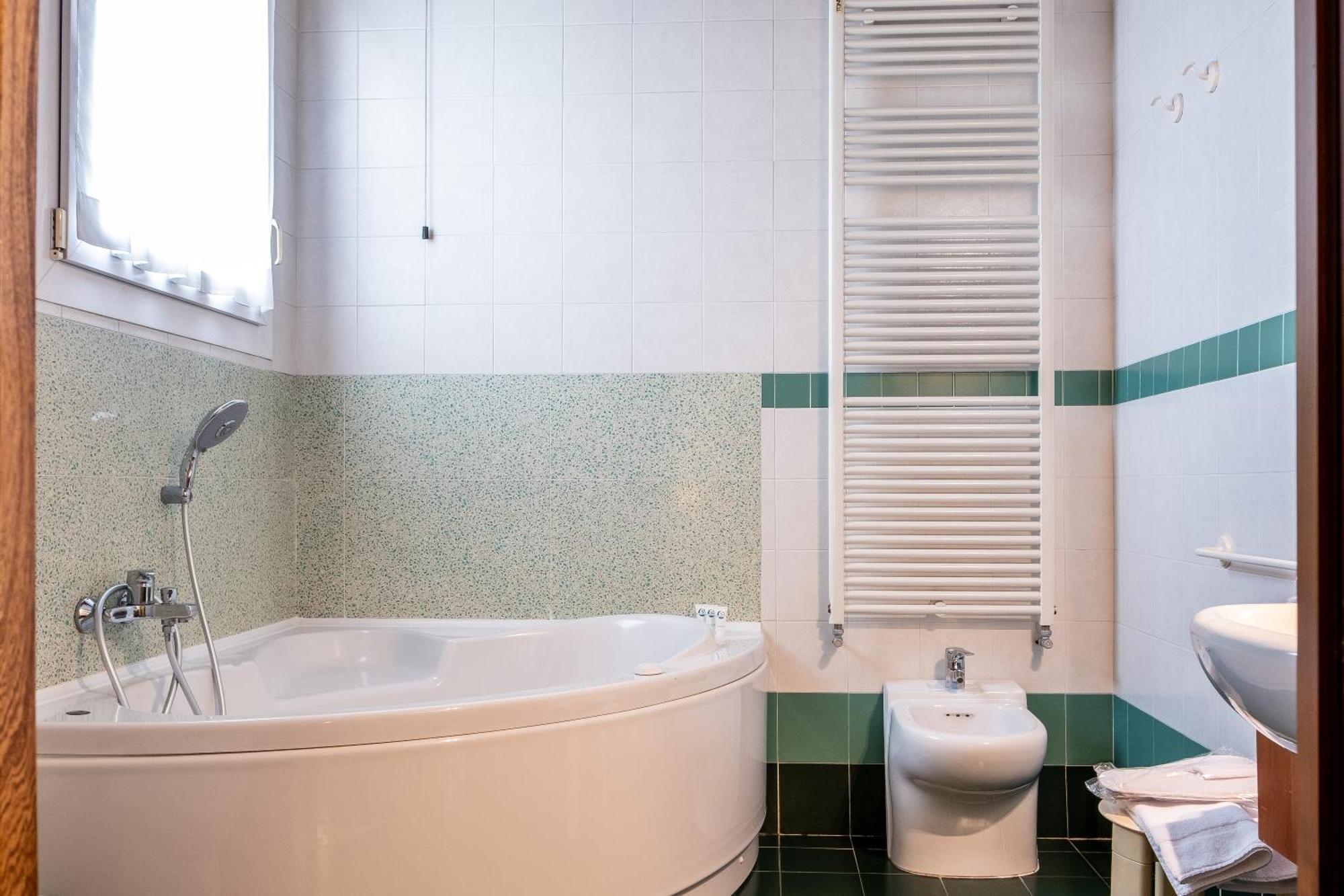 B&B Hotel Roy シレーア エクステリア 写真